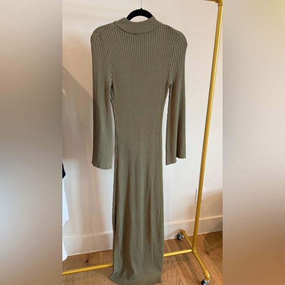 Revolve Line&Dot Maxi - Picture 2 of 2